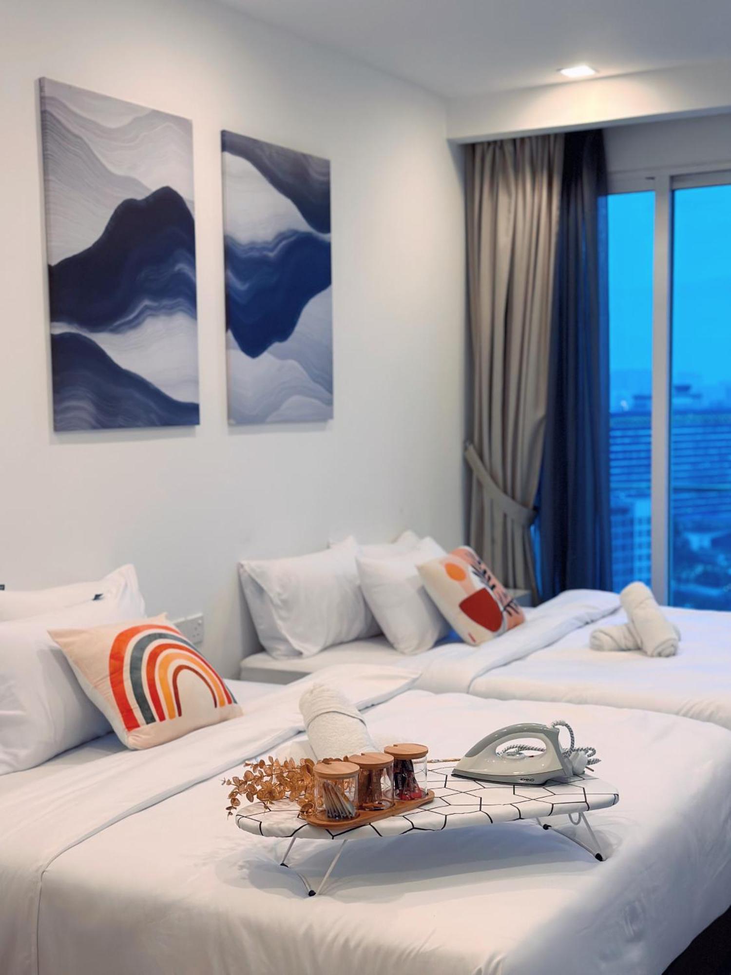 Lux Suites Kl City Pavilion Bukit Bintang With Infinity Pool Kuala Lumpur Exterior photo